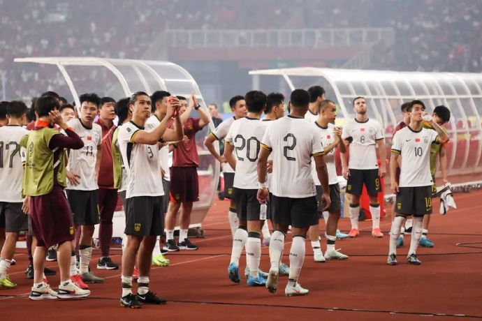 六届无缘世界杯：国足实力仍未触底，“腰无力”或再困两届