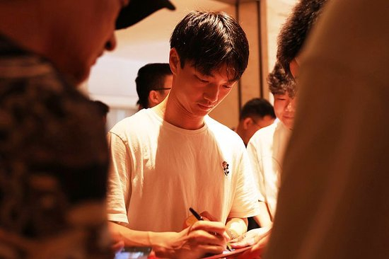 杨明洋自评优势：预判准逼抢狠 不惧印尼归化军团；塞尔吉尼奥：状态回升聚焦8号位