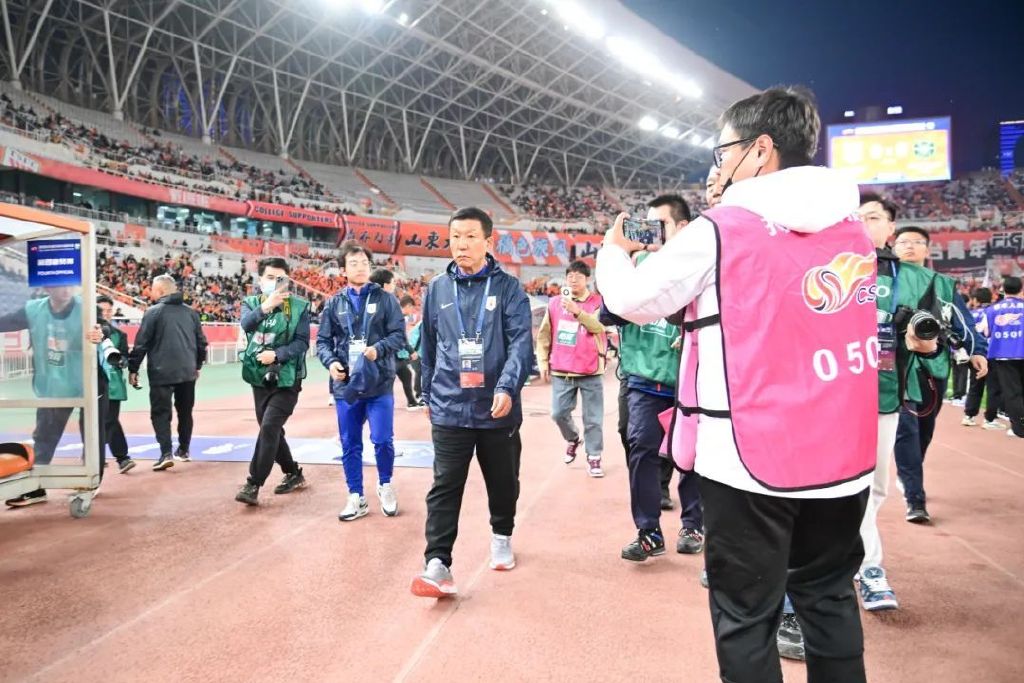 4-2胜浙江止跌但危机未消 泰山未来方向锁定年轻化