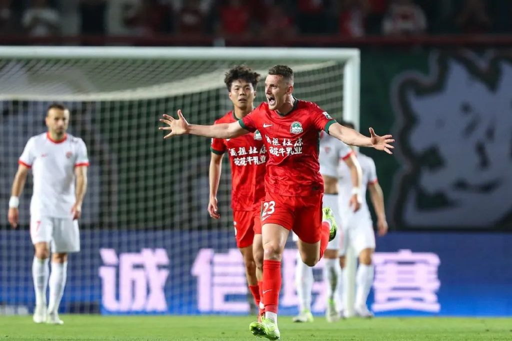 河南3-1逆转海牛取主场首胜 南基一用人迷局与临场纠错