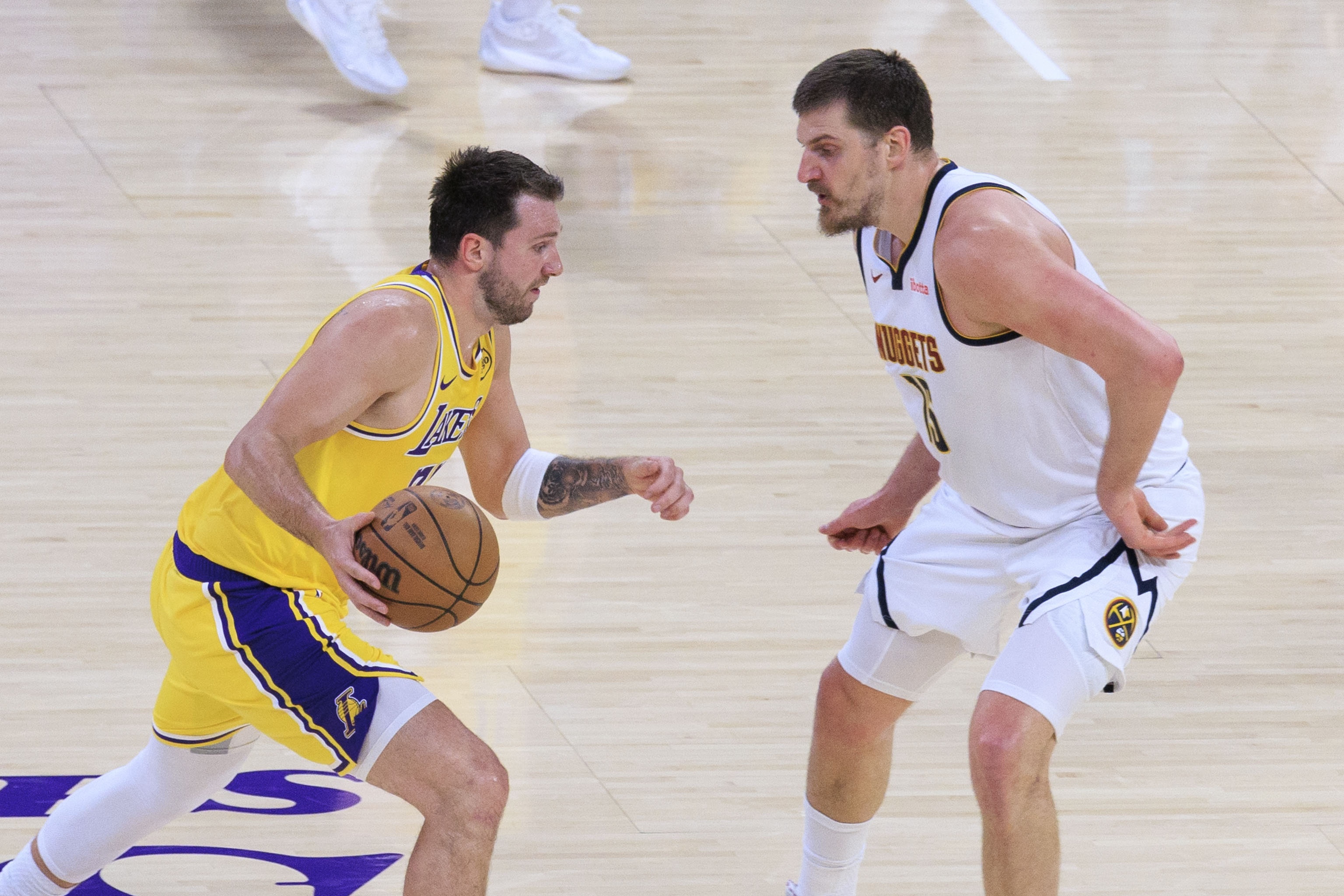 卡佩拉评NBA足球好手：恩比德、东契奇领衔五人名单