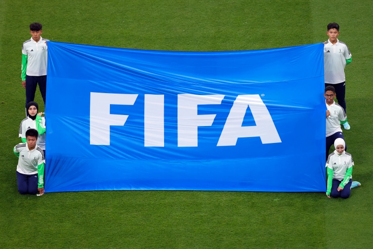 FIFA新规2027年生效：合同强制含解约条款，球员可获转会费5%分成