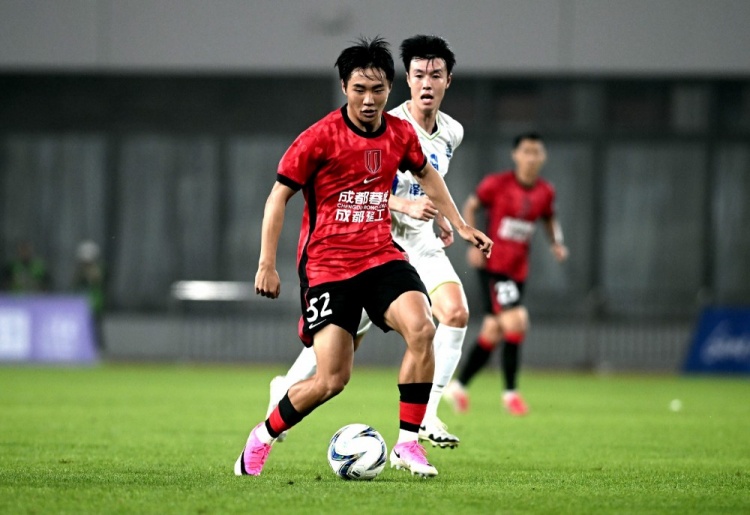 成都蓉城客场4-0上海泽天 全华班调整战术奏效