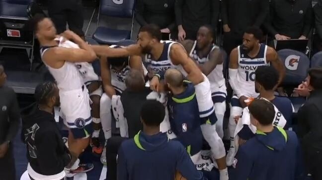 阿德巴约拳击希罗！热火内讧升级，NBA队友反目史再添新例