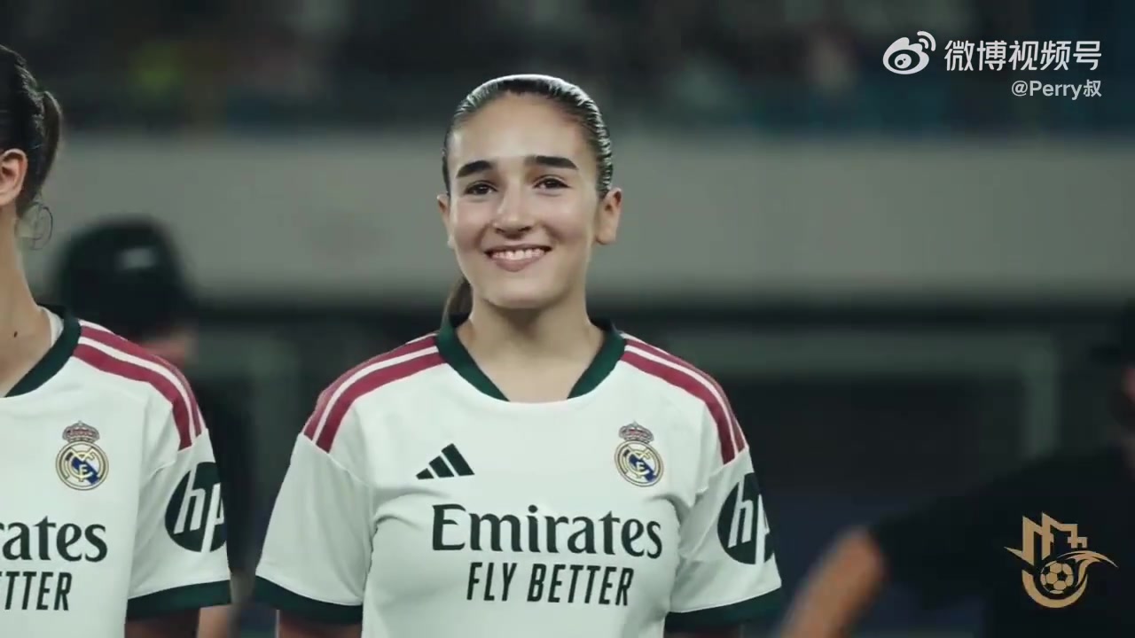 皇马女足U17上海0-5负中国女足U17 劳尔现场观战女儿