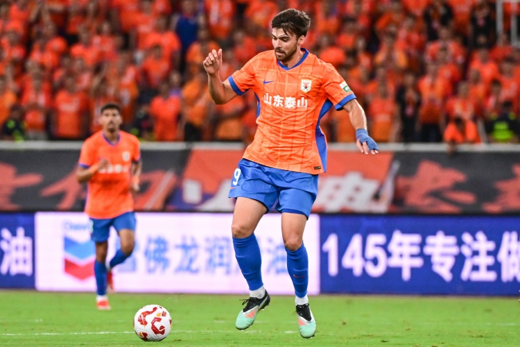 鲁媒：泽卡缺阵影响泰山进攻多样性，中场缺创造力“痼疾”难解