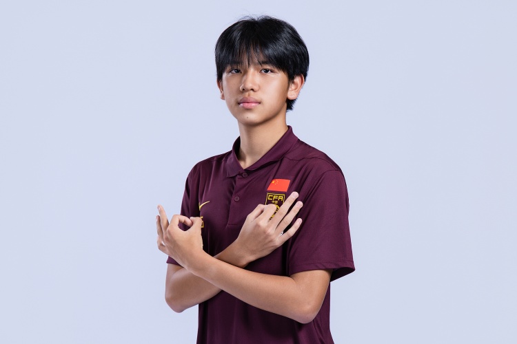 东体:潘朝伟前往欧塞尔试训,若成功年满18岁后再签正式职业合同 东体:潘朝伟前往欧塞尔试训,若成功年满18岁后再签正式职业合同