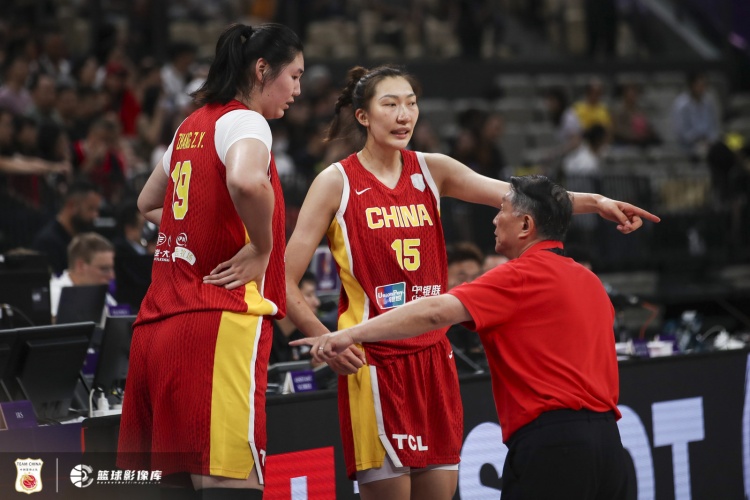 韩旭力撑张子宇:她还只是个小孩 第一次世界大赛 对手的动作很大 韩旭力撑张子宇:她还只是个小孩 第一次世界大赛 对手的动作很大